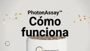 Video thumbnail with text "PhotonAssay™ Cómo funciona" over an image of a sample jar with ore